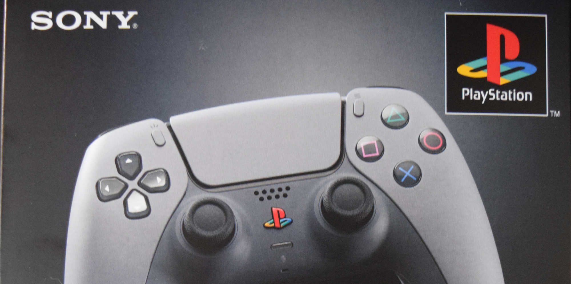 Le petit plaisir: le déballage de la Dualshock 30eme anniversaire