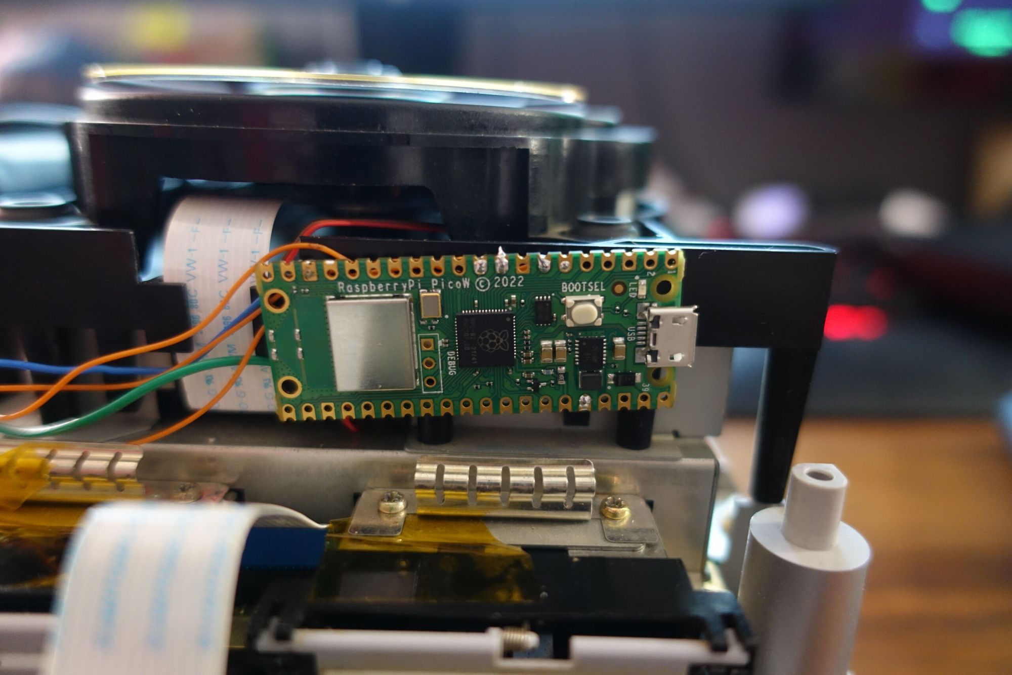 J'ai installé un Raspberry Pi Pico dans mon Gamecube!